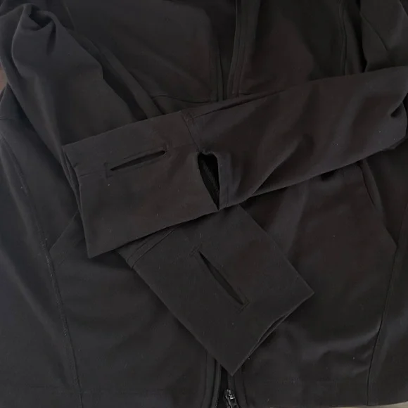 AVIA Women’s Black Zip-Up Jacket With Thumbhole Cuffs - Picture 3 of 6